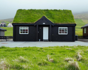 Charming Cottage in Tranquil Village - Hot Tub